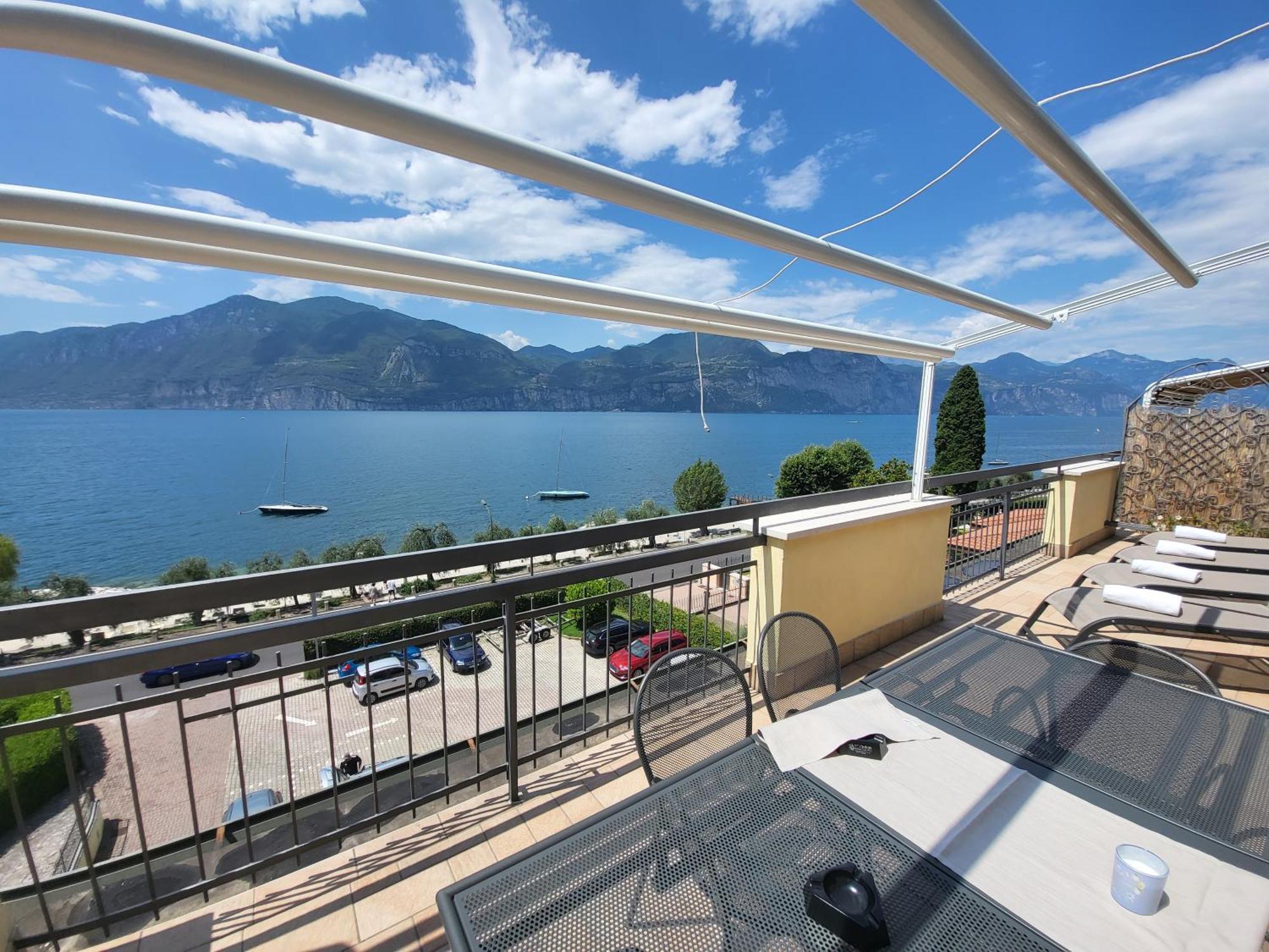 Penthouse Casa Alkea Masse Lake View Brenzone sul Garda Ngoại thất bức ảnh