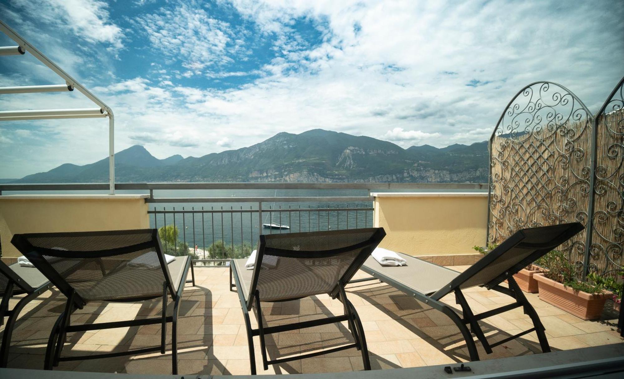 Penthouse Casa Alkea Masse Lake View Brenzone sul Garda Ngoại thất bức ảnh